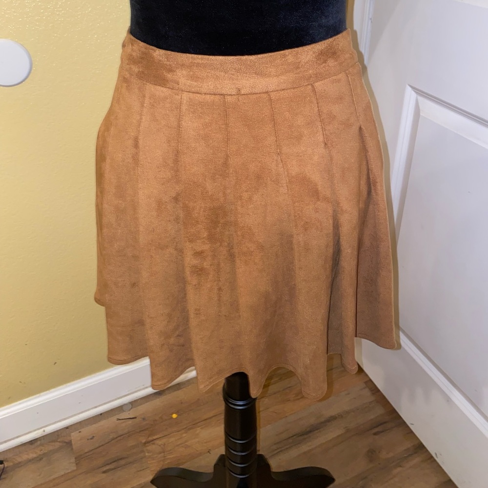 Brown skirt. Soft material. Size: medium. Brand: forever 21